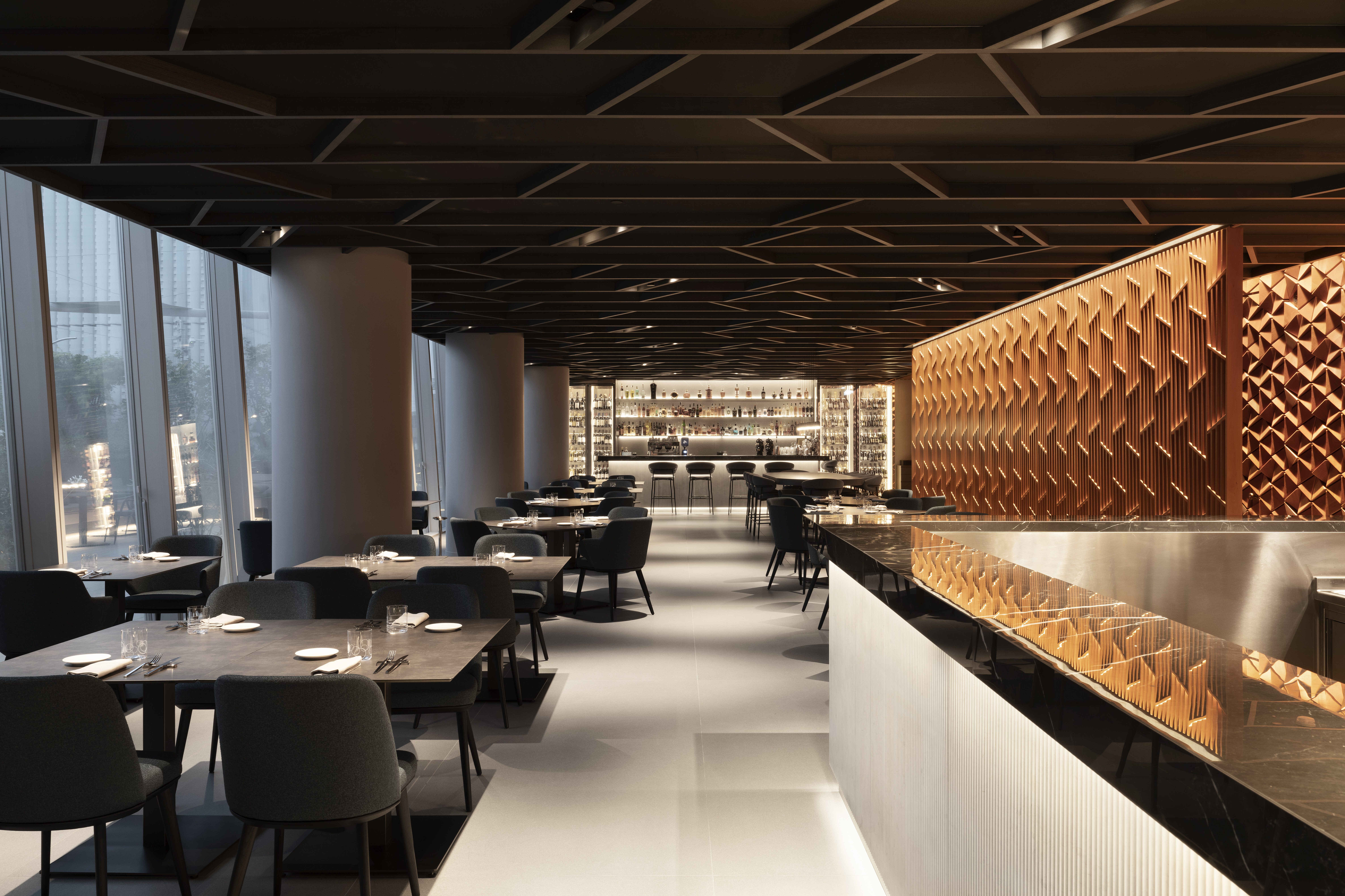Lucent Lighting Illuminates Metropolitan Fine Dining at DAV Restaurant, Allianz Tower, Milan