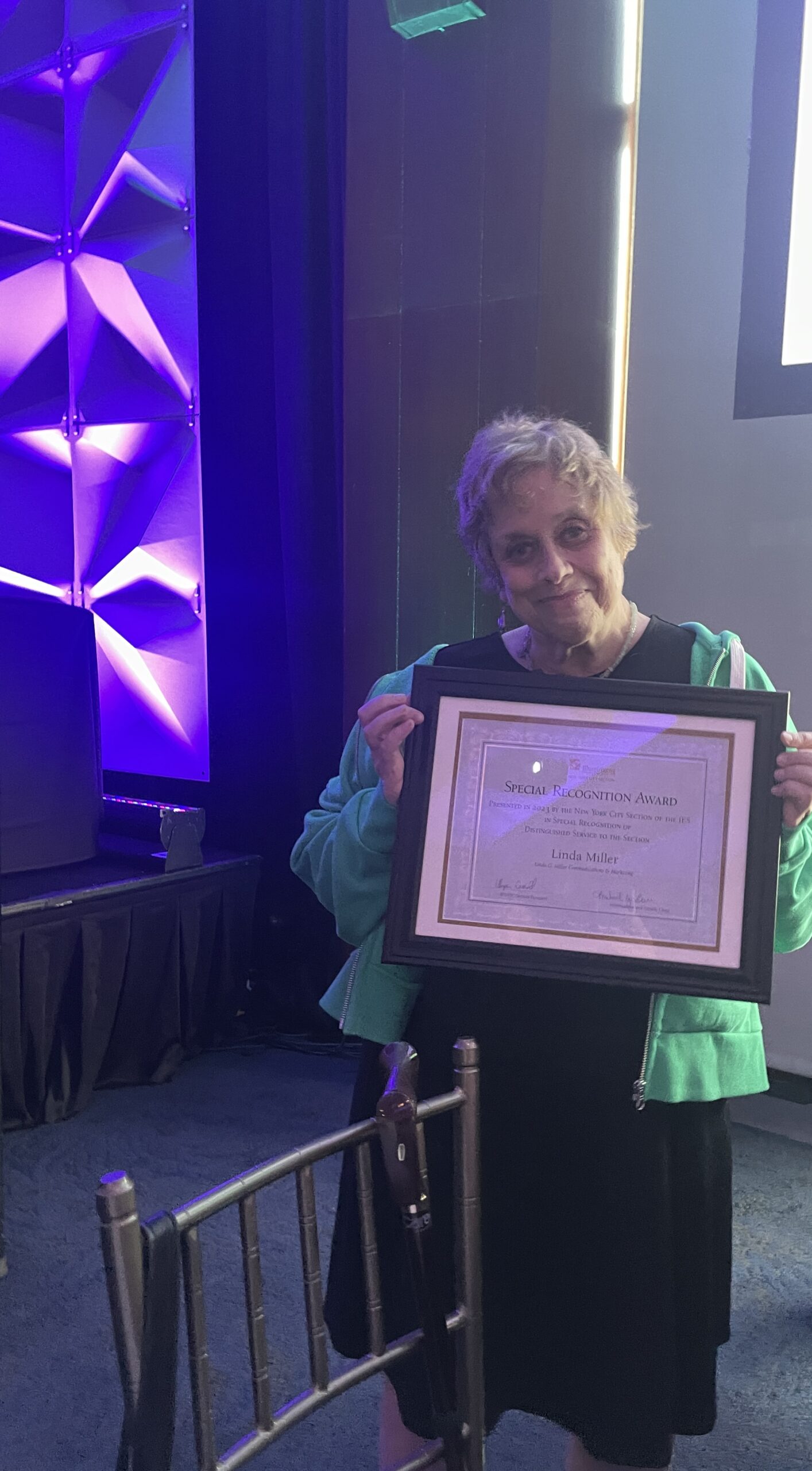 Linda Miller receives an IESNYC Service Award