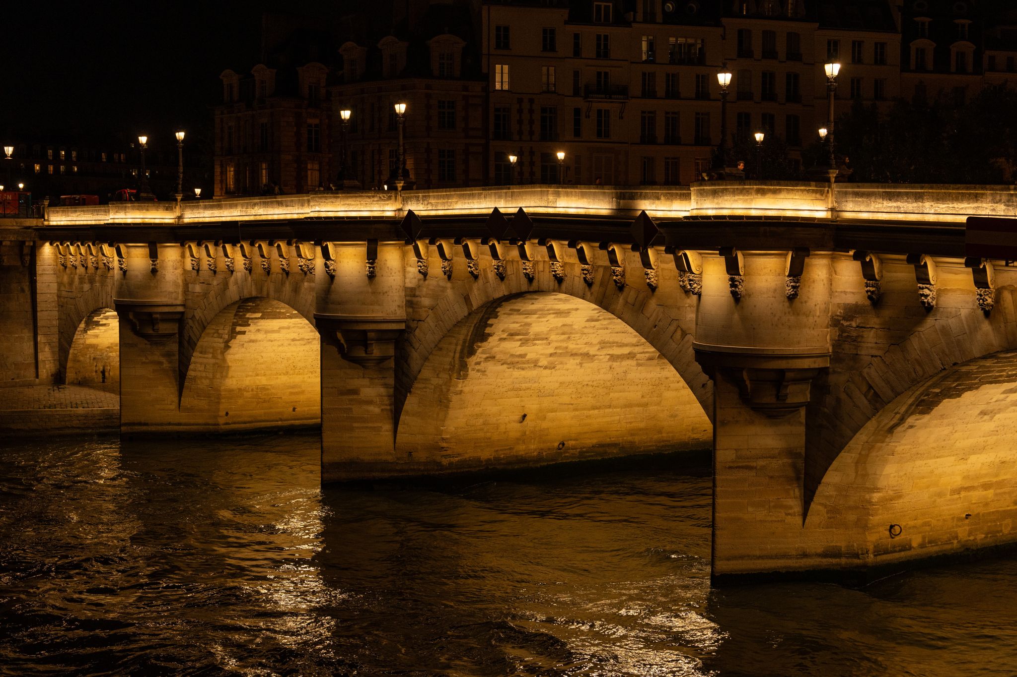 GVA Lighting Illuminates Pont Neuf Bridge in white light