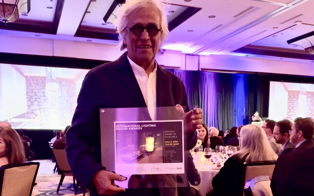 Gustavo Avilés Receives Award for Gallo Azul Lighting Design