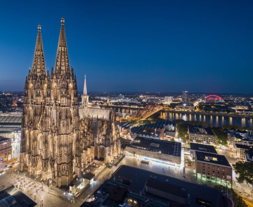 Glow Without Spectacle: Lighting Cologne Cathedral with Precision and Respect